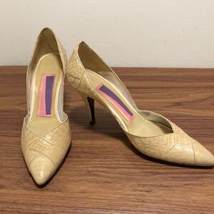 Susan Bennis Warren Edwards Handmade D’Orsay Pumps in Beige Embossed Leather.
